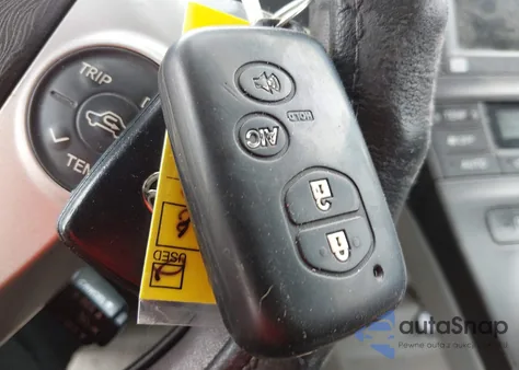 2010 Toyota Prius Iii z USA, uszkodzony, nr VIN JTDKN3DU8A0081582